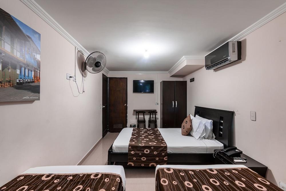 מדיין Hotel Verony San Joaquin מראה חיצוני תמונה