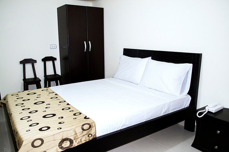מדיין Hotel Verony San Joaquin מראה חיצוני תמונה